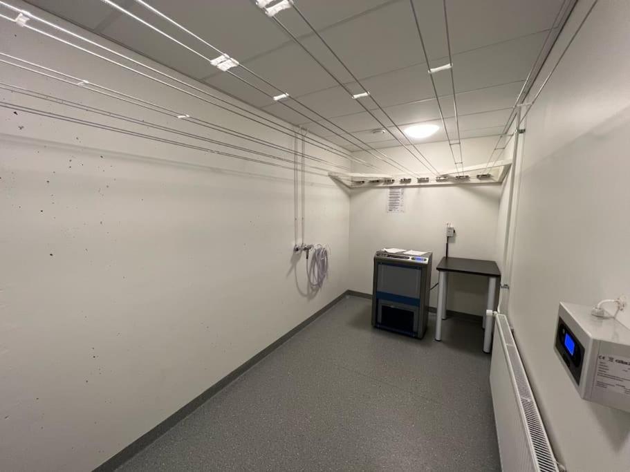 Suite - King Size Bed - Gym&Wifi - Indoor Parking 로바니에미 외부 사진