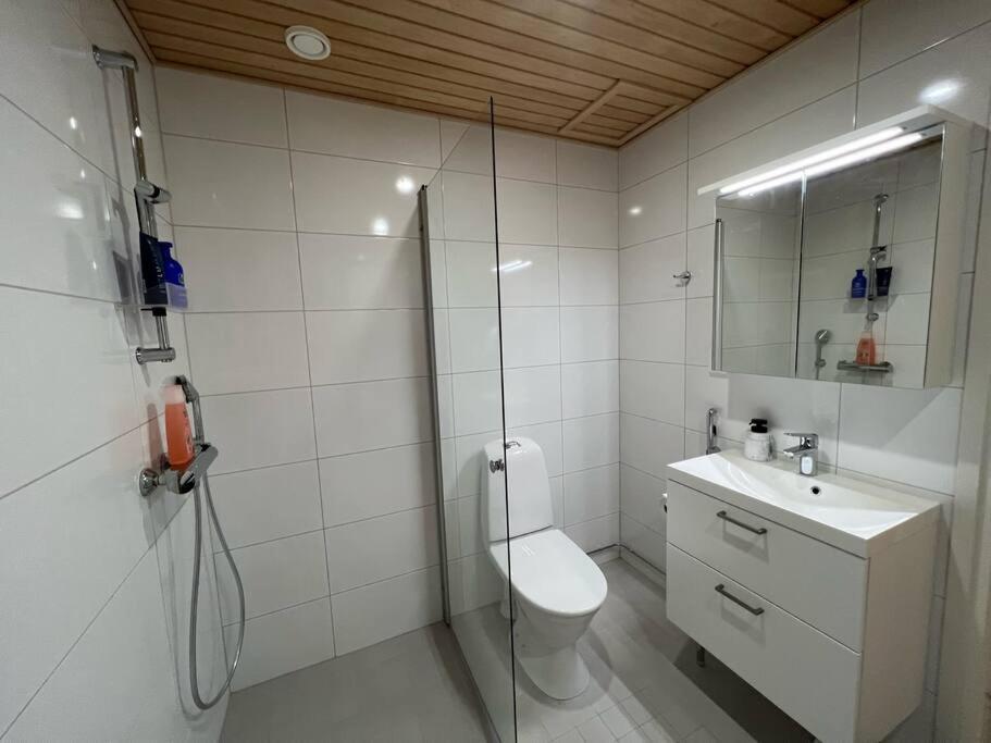 Suite - King Size Bed - Gym&Wifi - Indoor Parking 로바니에미 외부 사진